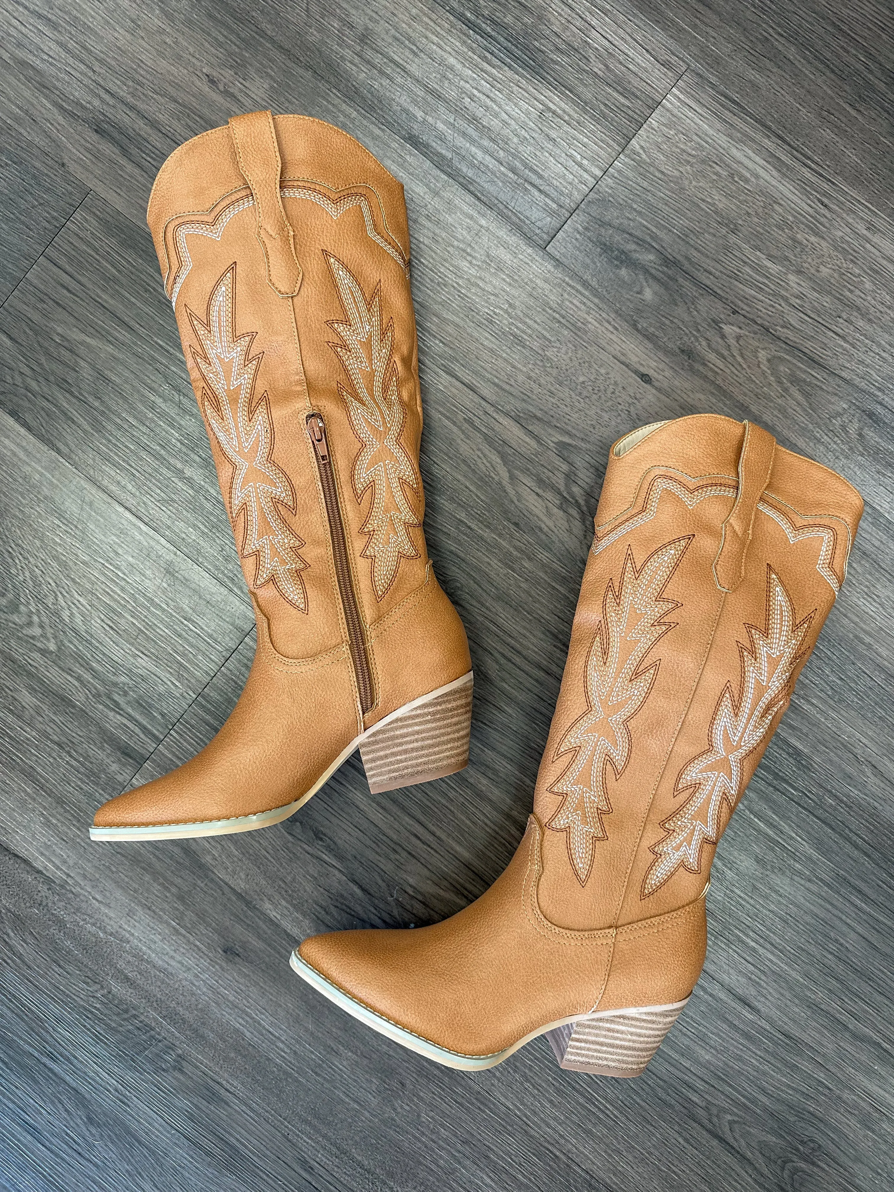 Oasis Society Ainsley Cowboy Boot